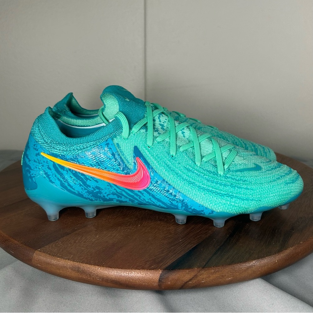 Nike Phantom GX II Elite AG PRO Grip Soccer Cleat HF4357-001 Men’s 7/Women’s 8.5